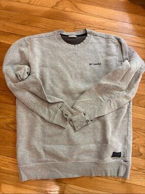 Columbia Men's Light Gray Crewneck Sweater